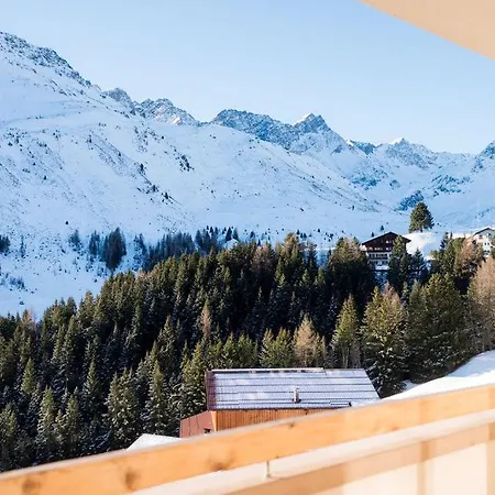 Alpennest Apartment *